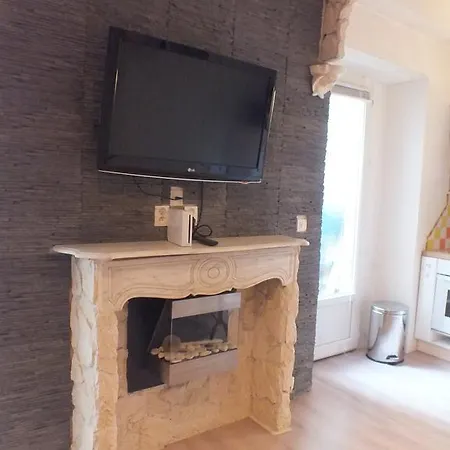 Apartment Charming 2 With Terrace In Old Town Antibes